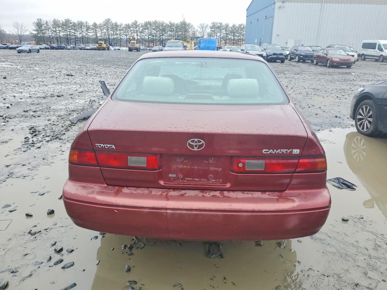 1999 TOYOTA CAMRY LE photo 11