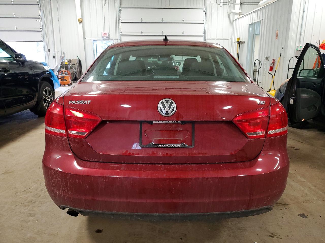 2015 VOLKSWAGEN PASSAT S photo 6