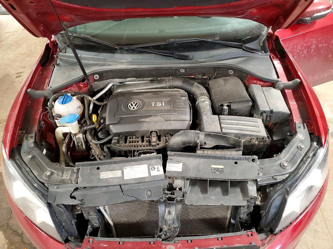 2015 VOLKSWAGEN PASSAT S photo 11