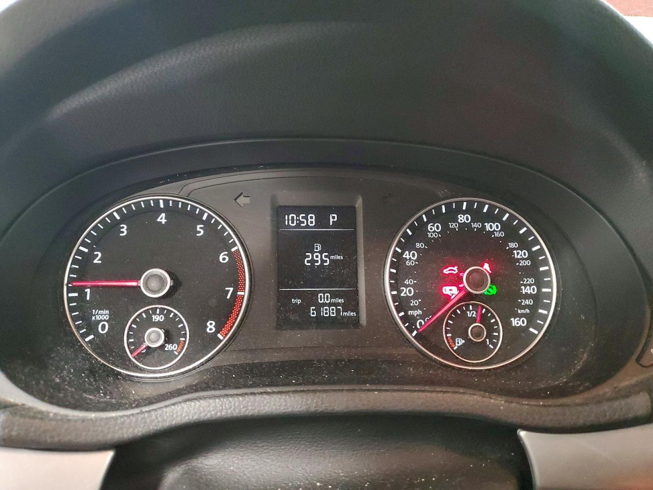 2015 VOLKSWAGEN PASSAT S photo 9
