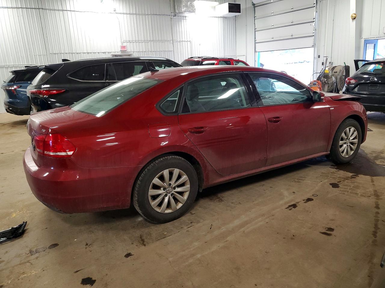 2015 VOLKSWAGEN PASSAT S photo 3