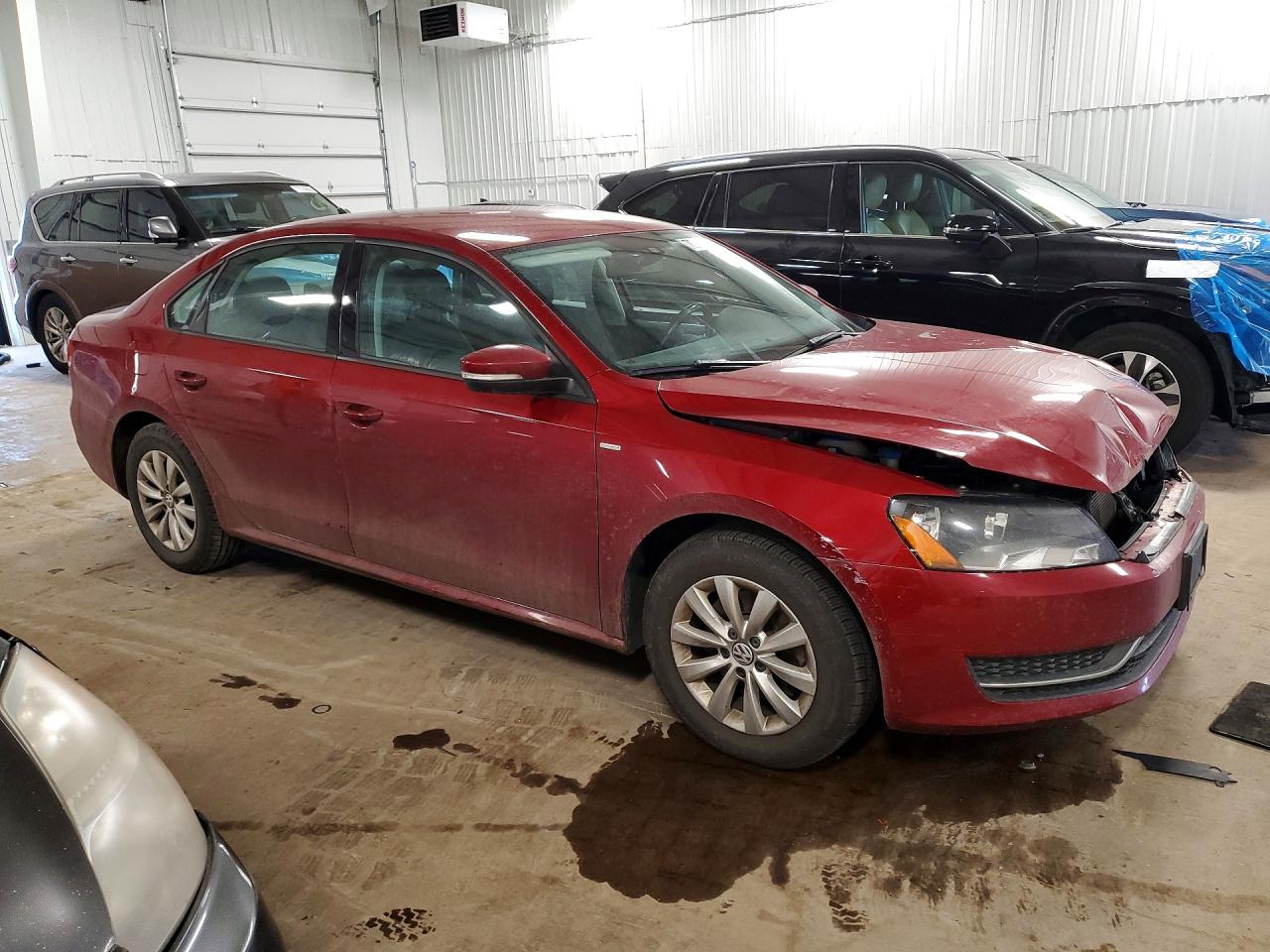 2015 VOLKSWAGEN PASSAT S photo 4