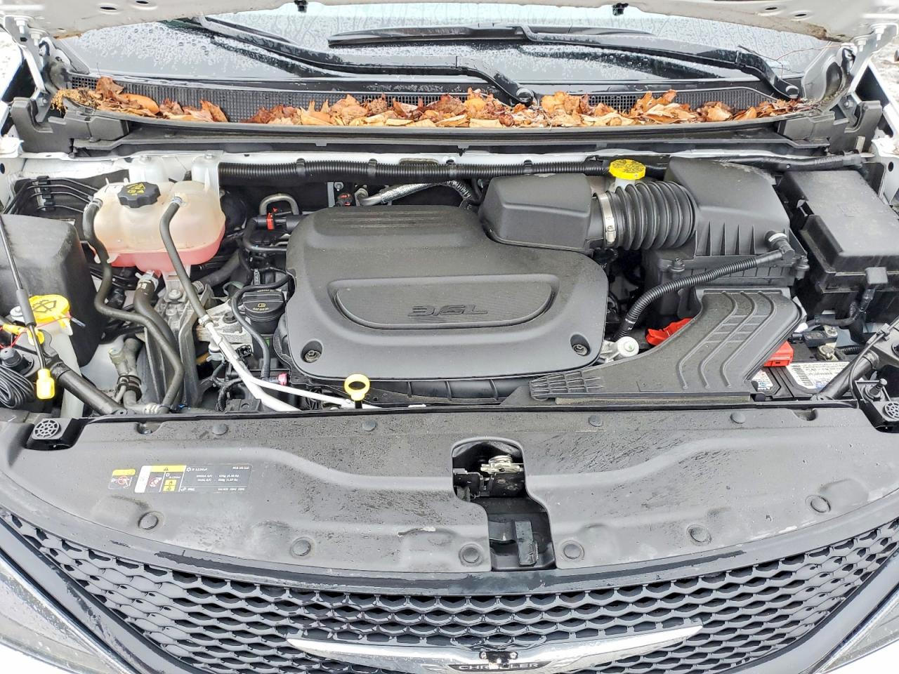 2024 CHRYSLER VOYAGER LX photo 34