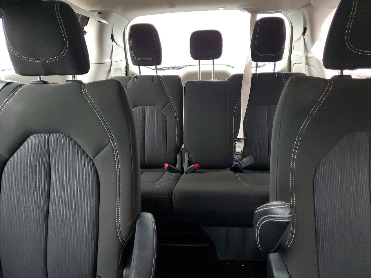 2024 CHRYSLER VOYAGER LX photo 28