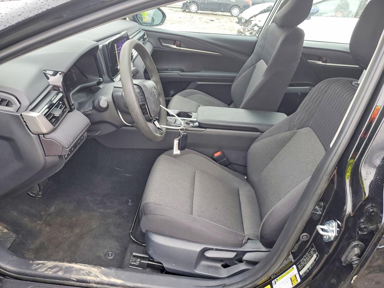 2025 TOYOTA CAMRY LE photo 7