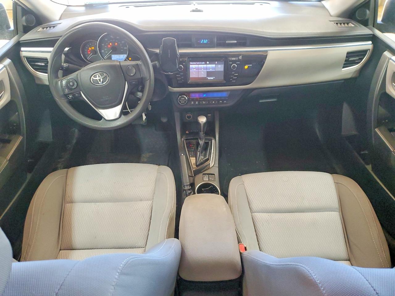 2015 TOYOTA COROLLA LE photo 15
