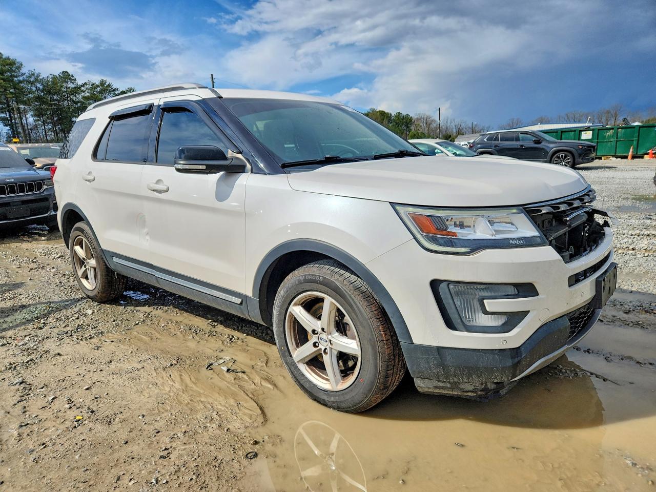 2017 FORD EXPLORER XLT photo 7