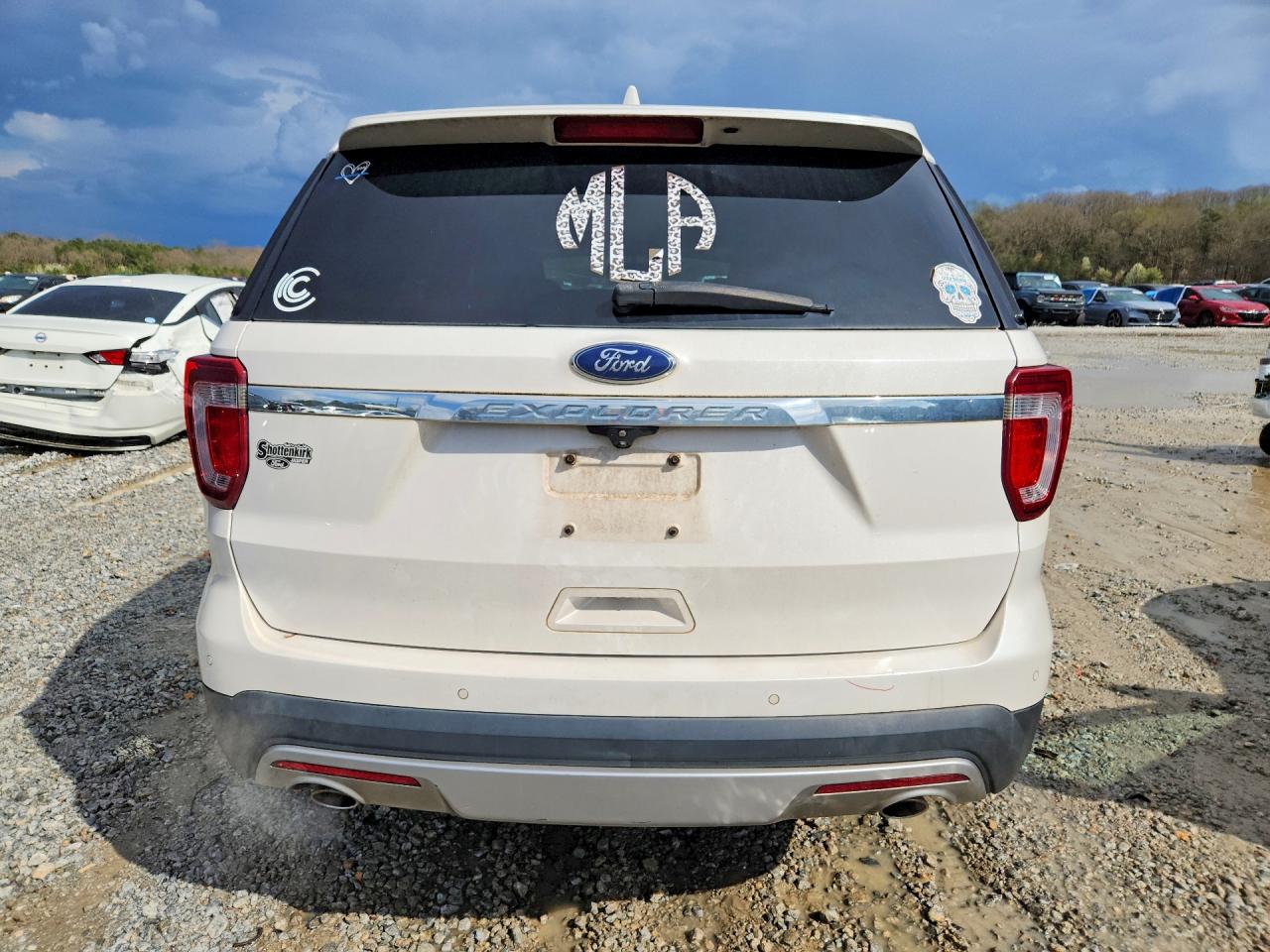 2017 FORD EXPLORER XLT photo 11