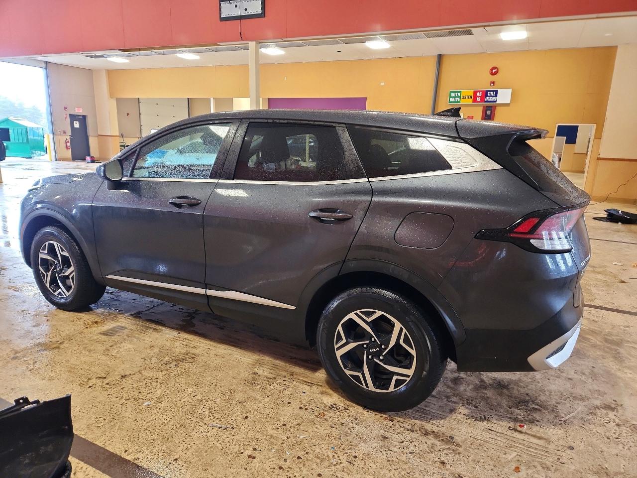 2023 KIA SPORTAGE photo 3