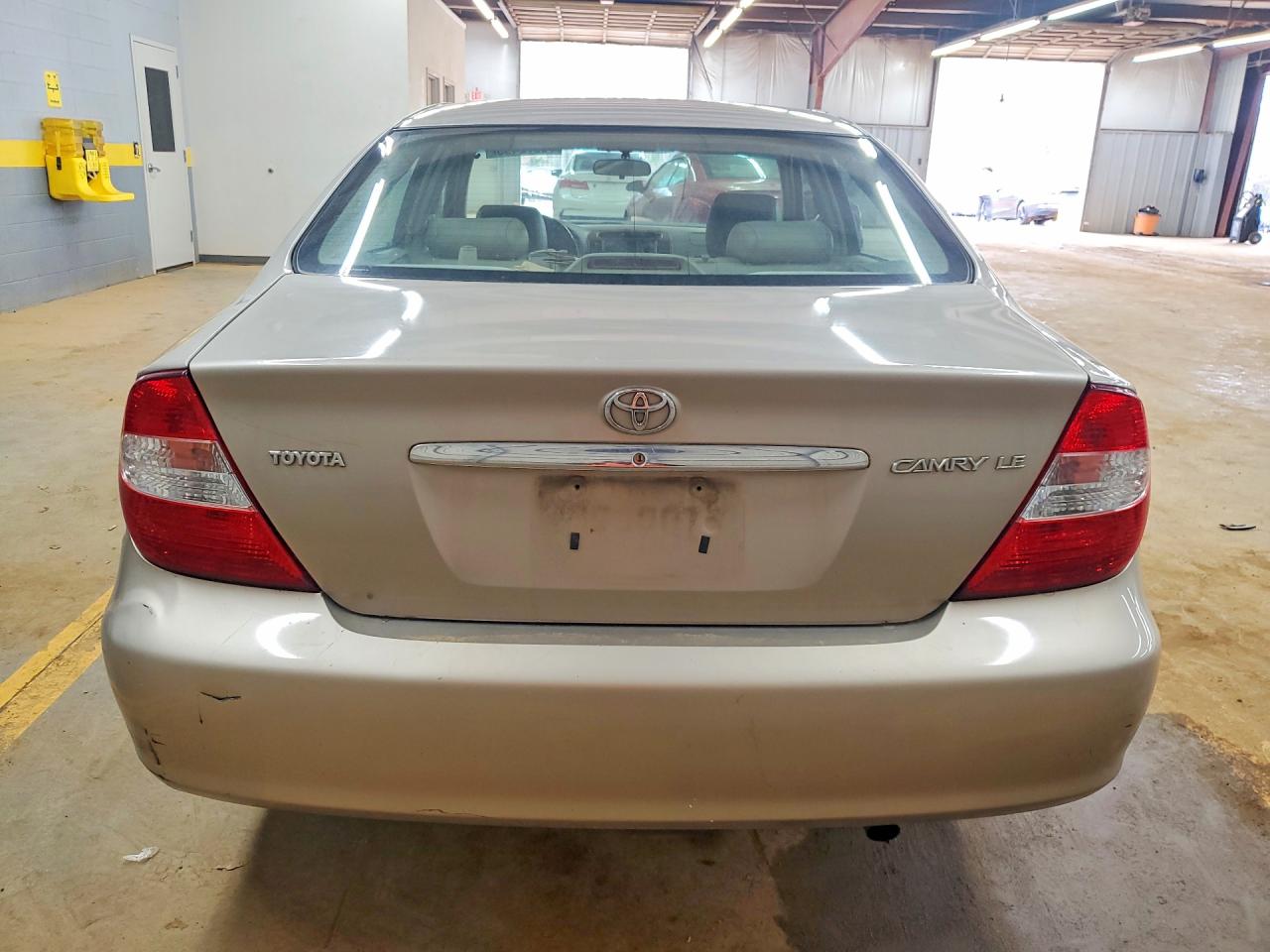 2003 TOYOTA CAMRY LE photo 11