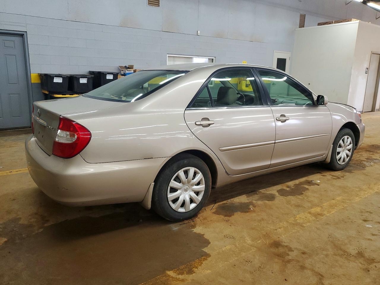 2003 TOYOTA CAMRY LE photo 5