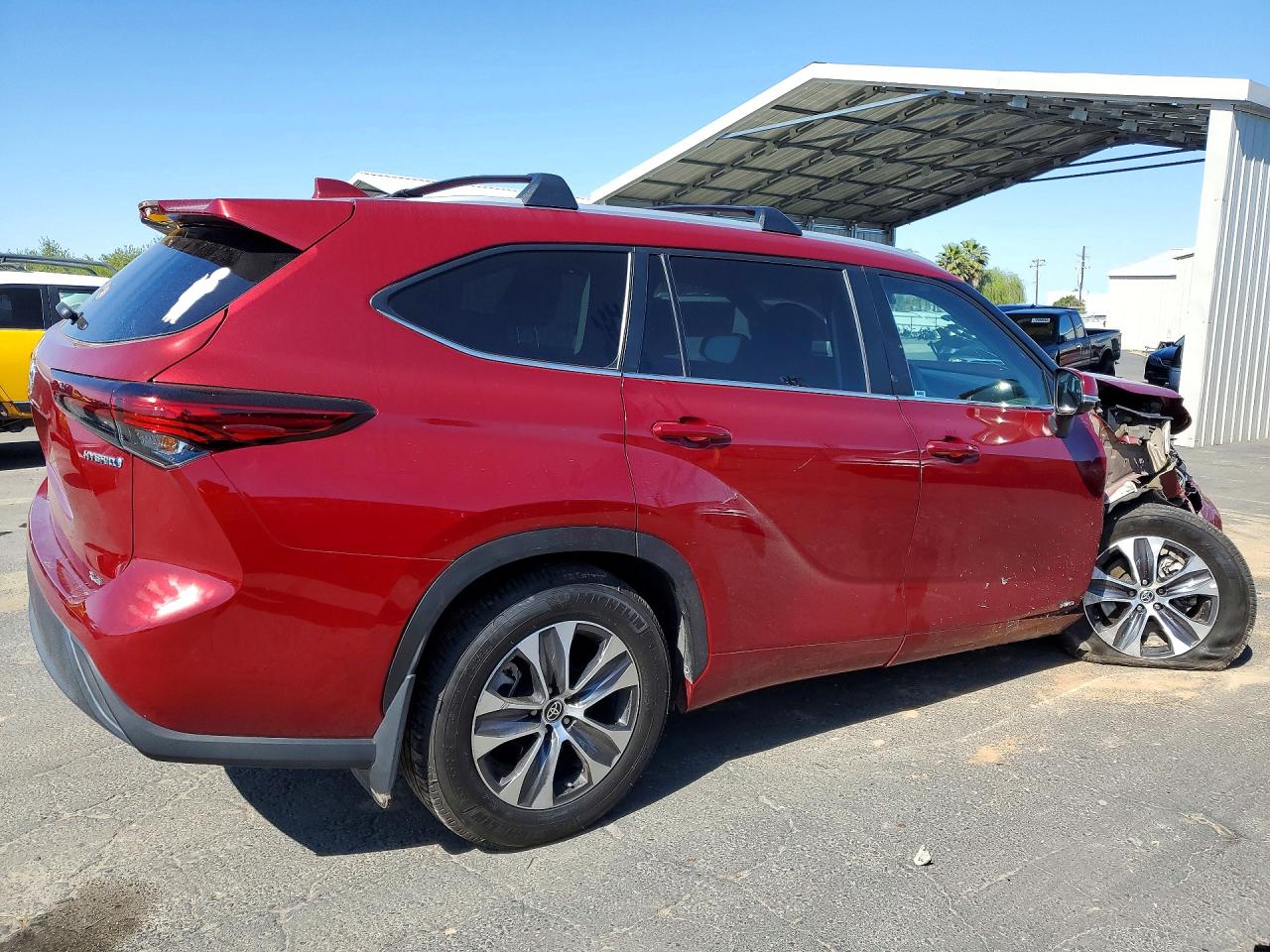 2023 TOYOTA HIGHLANDER HYBRID XLE photo 3
