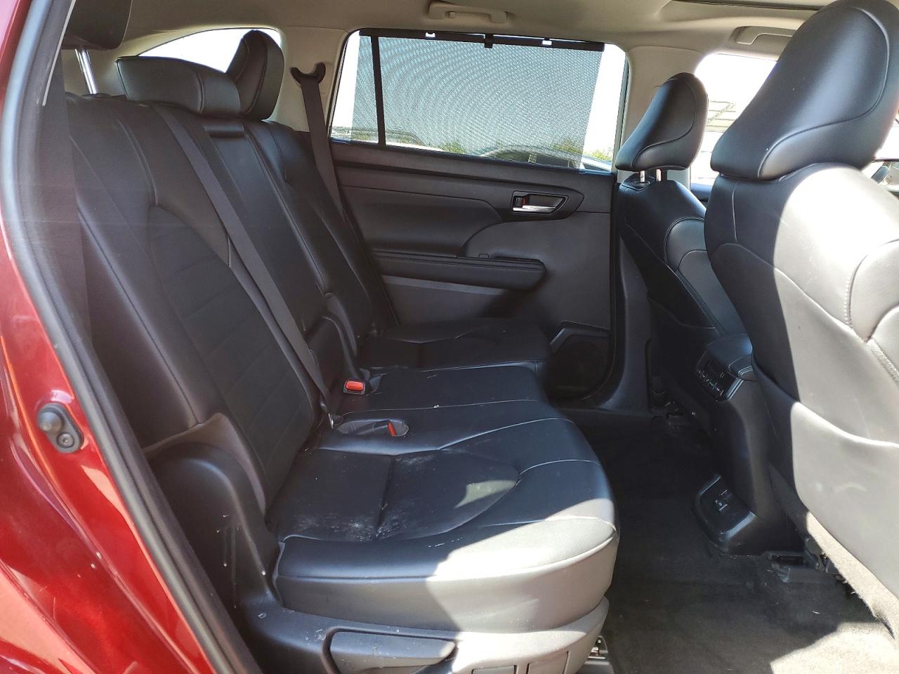 2023 TOYOTA HIGHLANDER HYBRID XLE photo 11