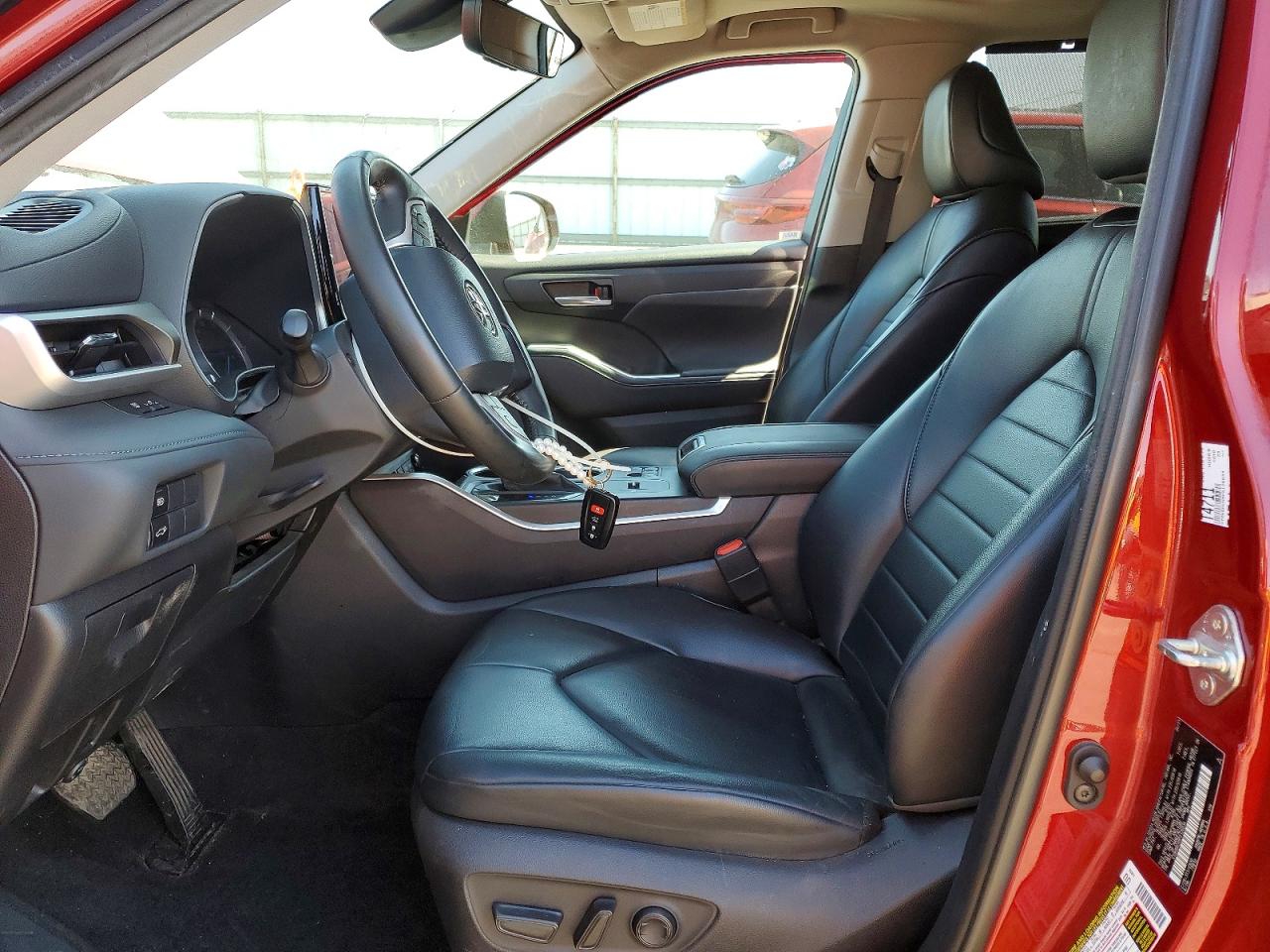 2023 TOYOTA HIGHLANDER HYBRID XLE photo 7