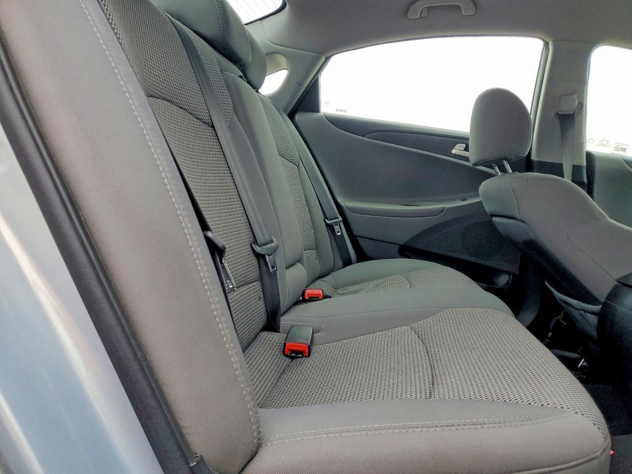 2012 HYUNDAI SONATA GLS photo 28