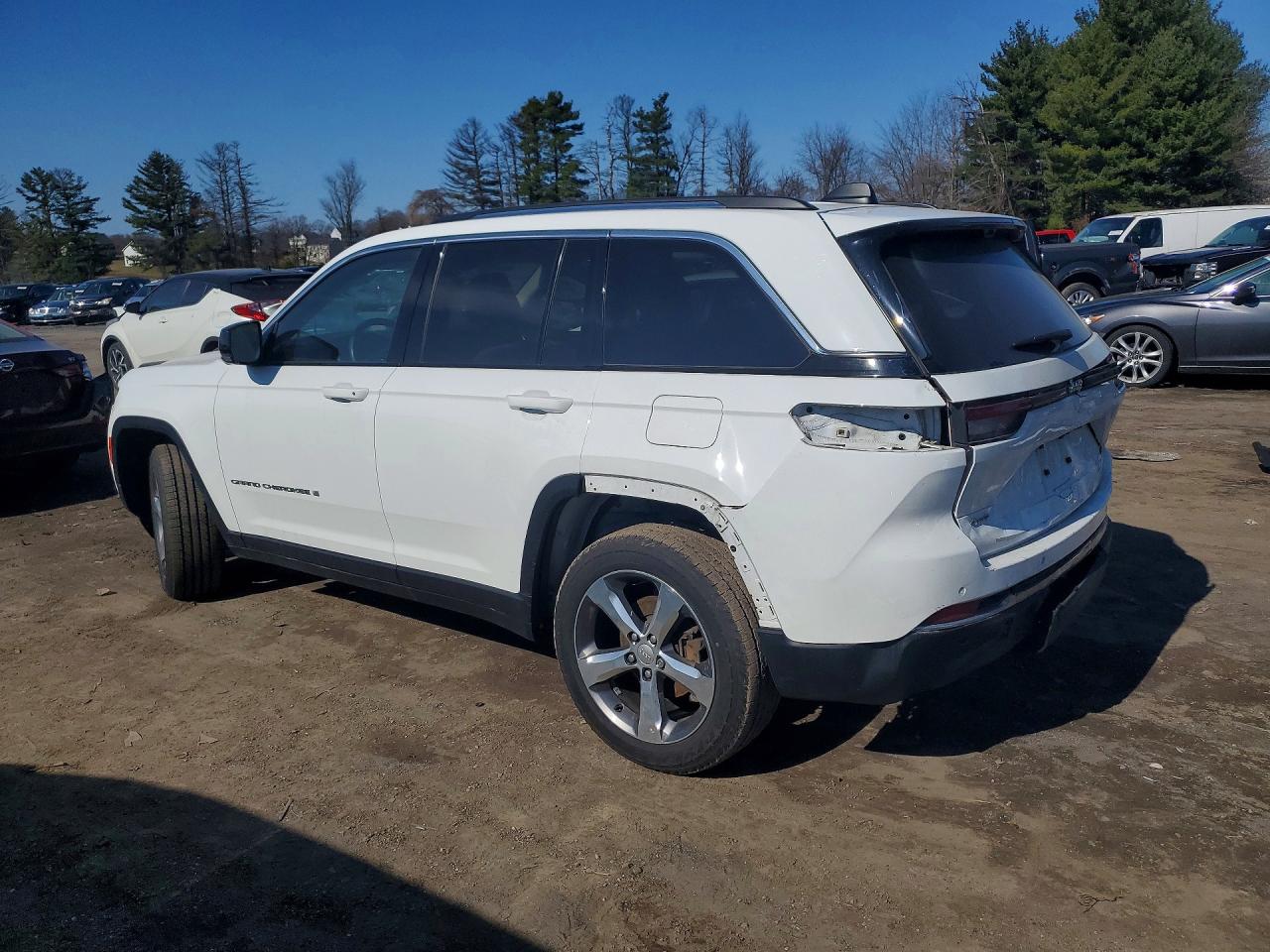 2022 JEEP GRAND CHEROKEE LIMITED photo 3