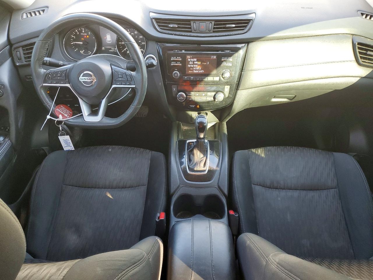 2017 NISSAN ROGUE photo 8