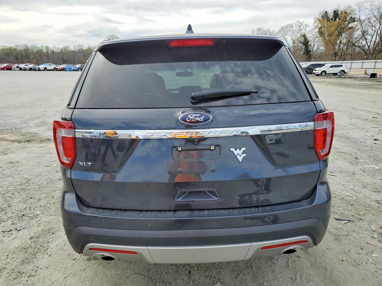 2017 FORD EXPLORER XLT photo 6
