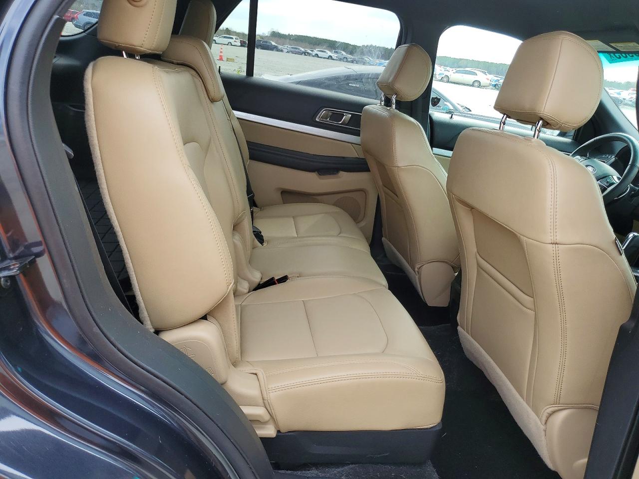 2017 FORD EXPLORER XLT photo 10