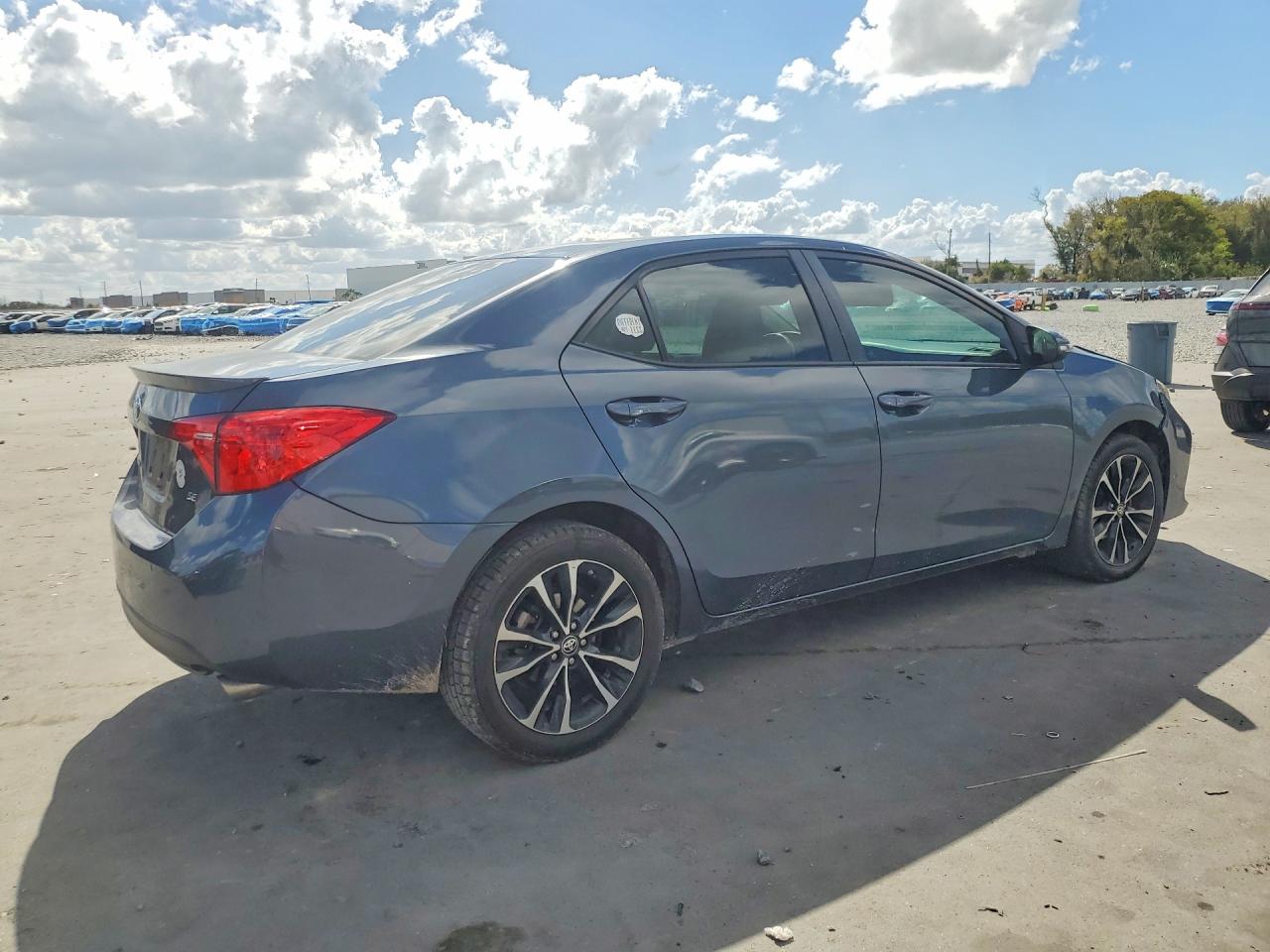 2019 TOYOTA COROLLA SE photo 5
