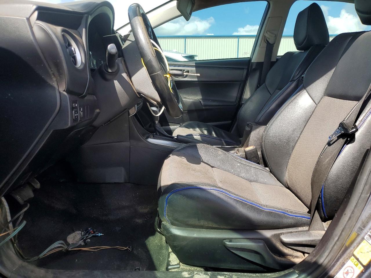 2019 TOYOTA COROLLA SE photo 13