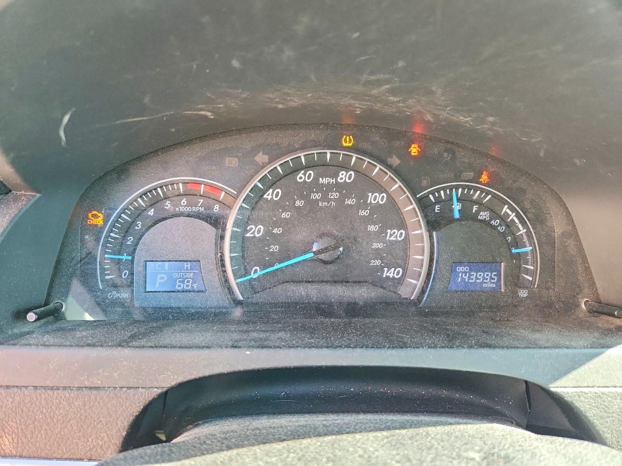 2014 TOYOTA CAMRY LE photo 9