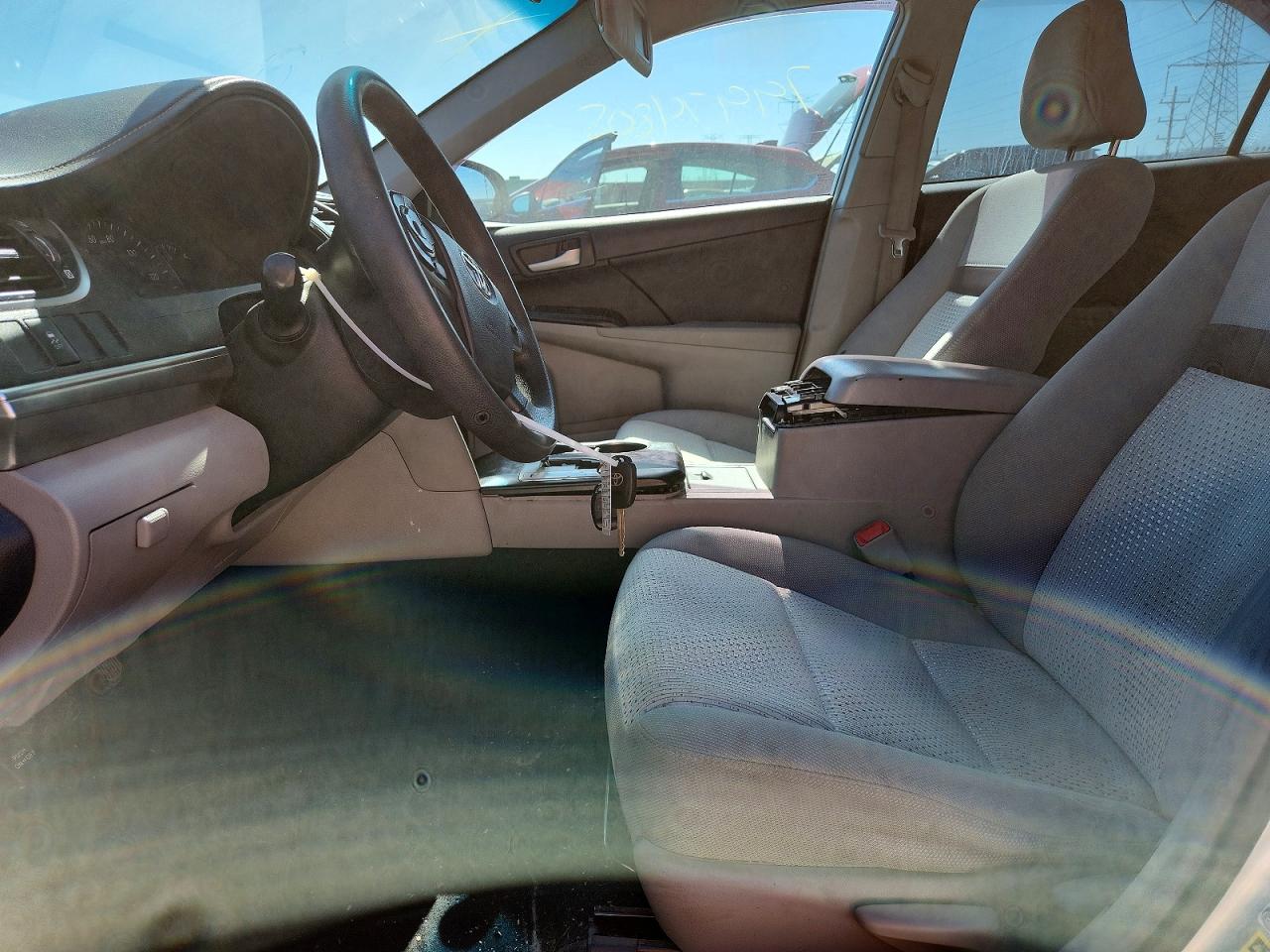 2014 TOYOTA CAMRY LE photo 7