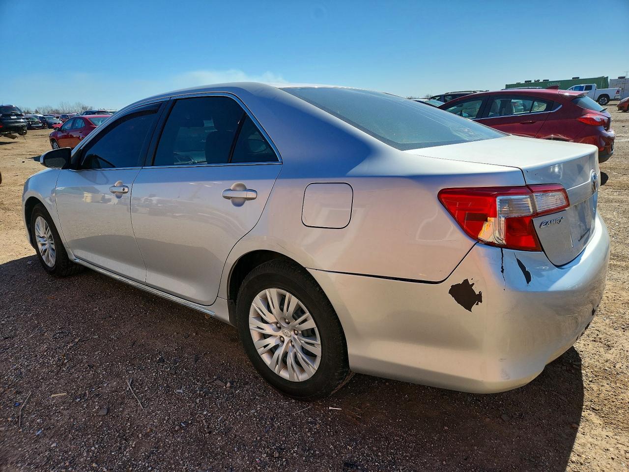 2014 TOYOTA CAMRY LE photo 2