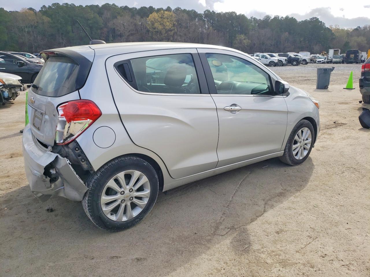 2017 CHEVROLET SPARK 2LT photo 7