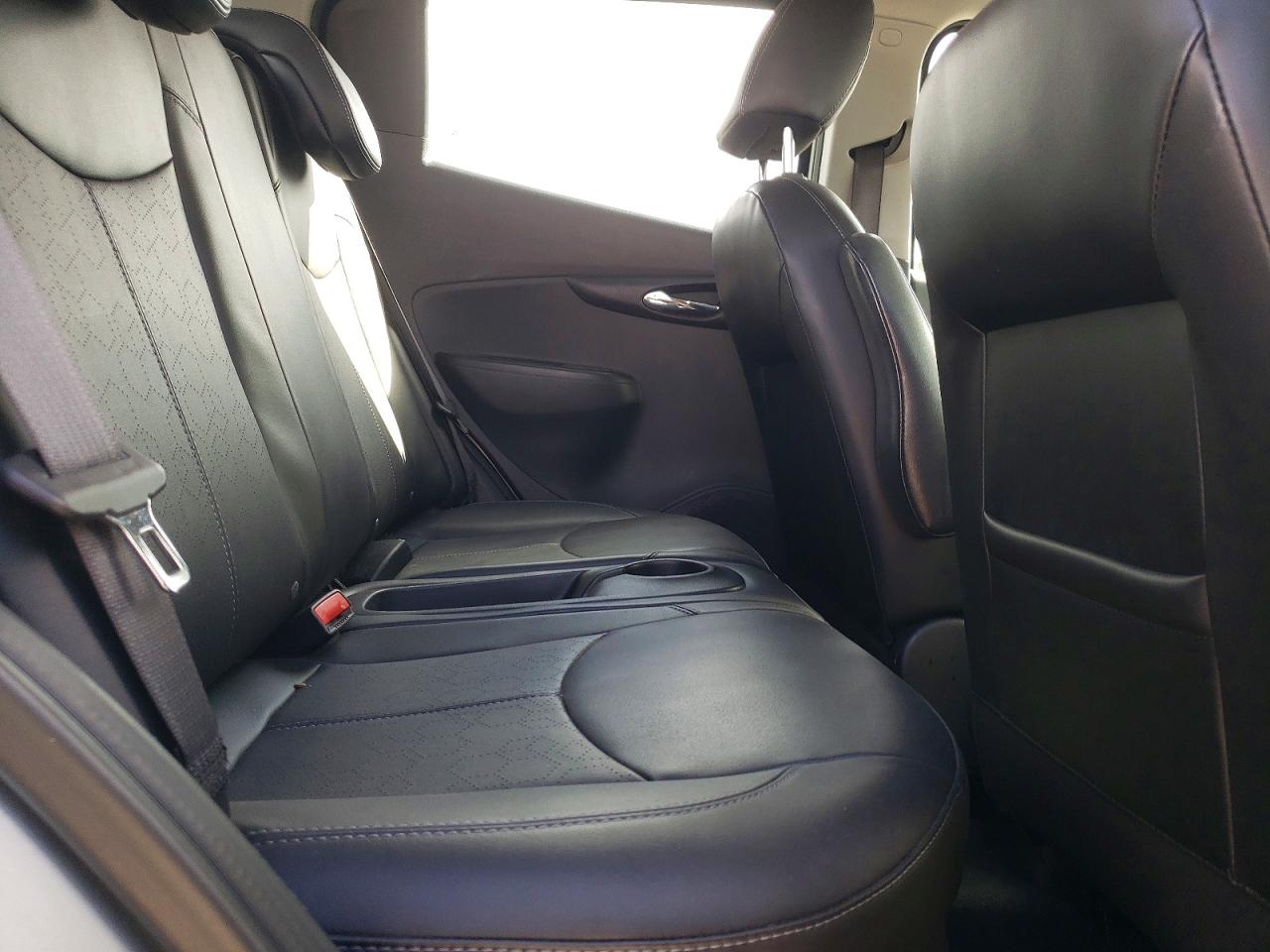 2017 CHEVROLET SPARK 2LT photo 28