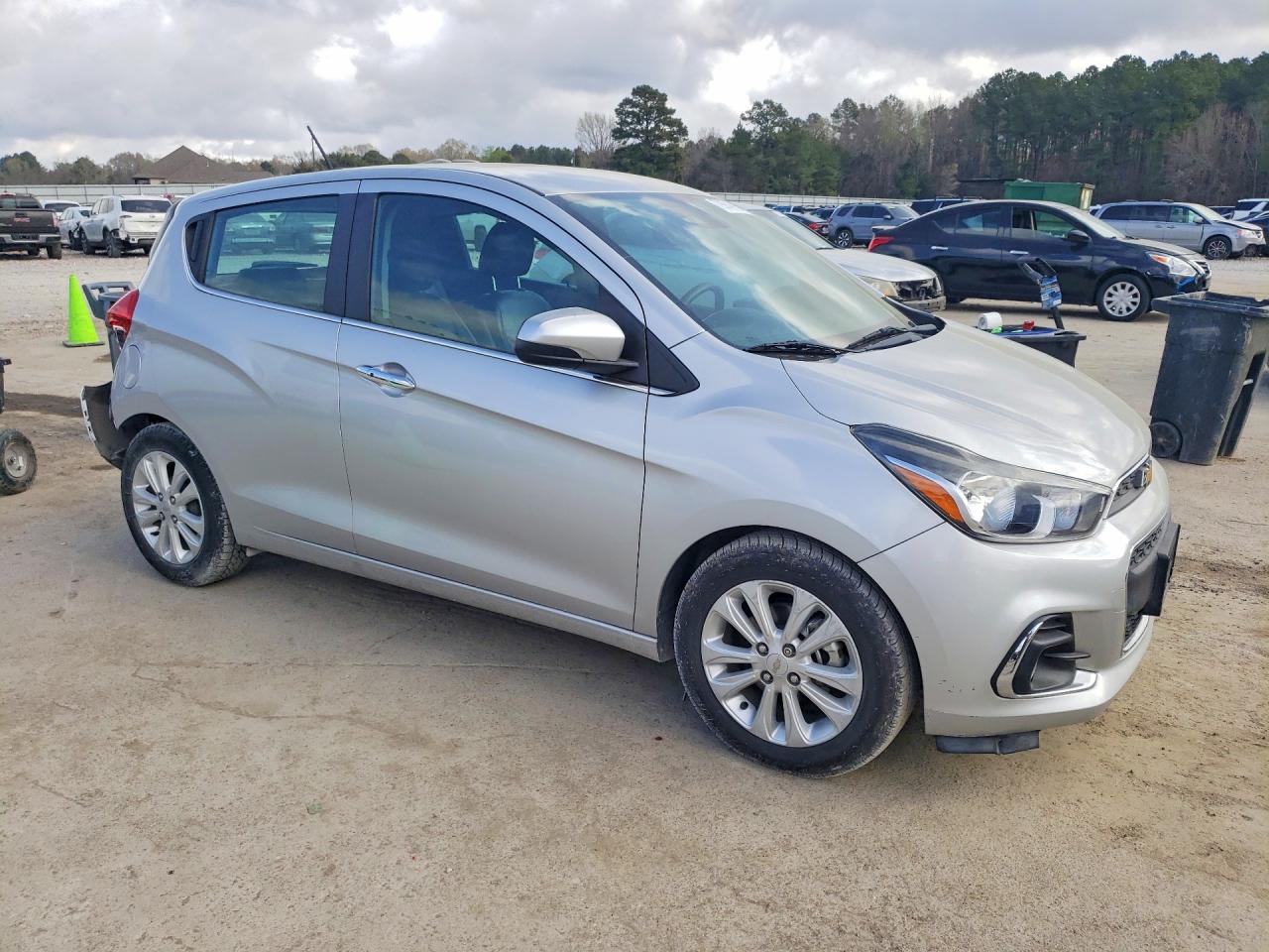 2017 CHEVROLET SPARK 2LT photo 10