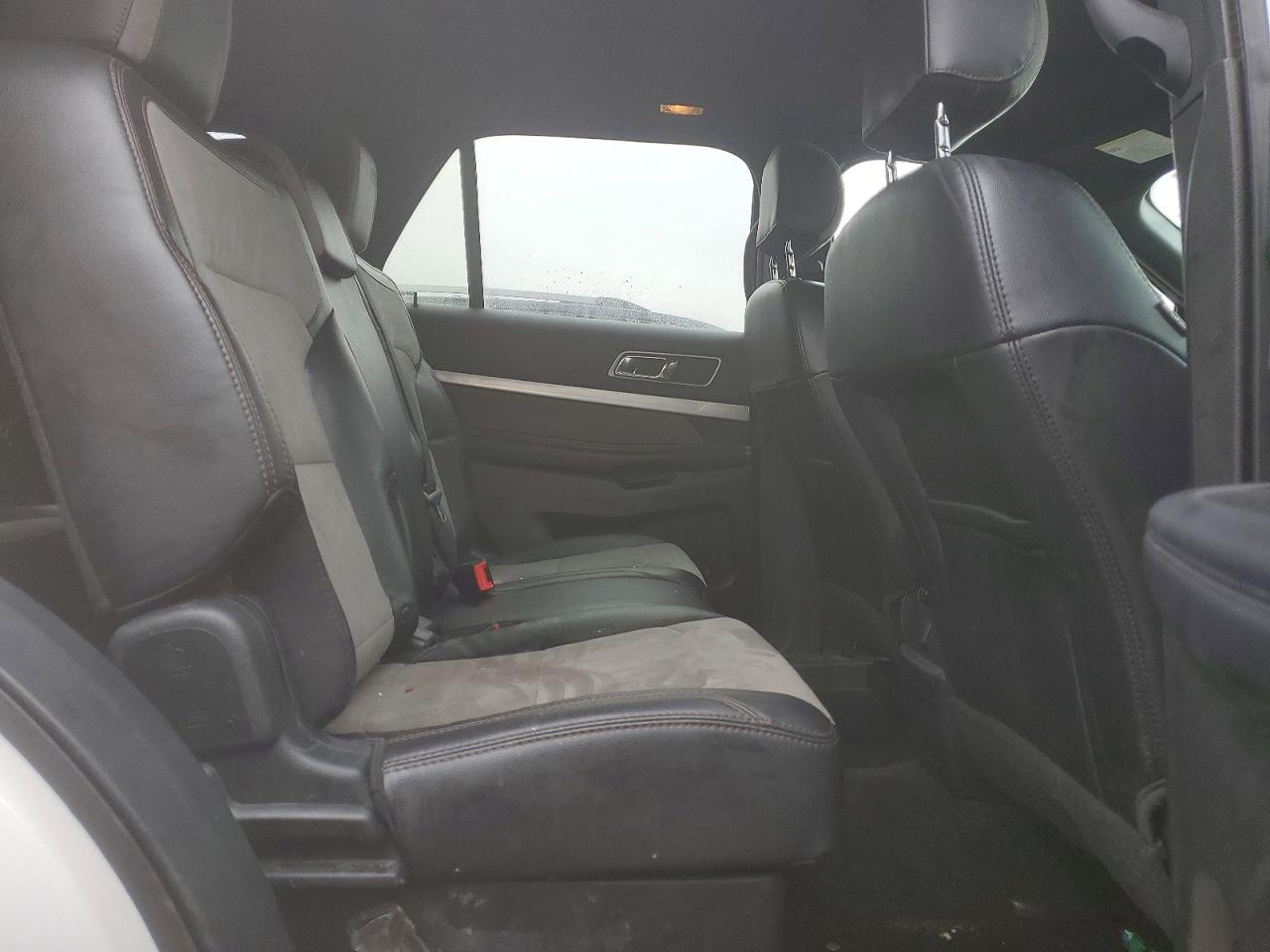2017 FORD EXPLORER photo 11