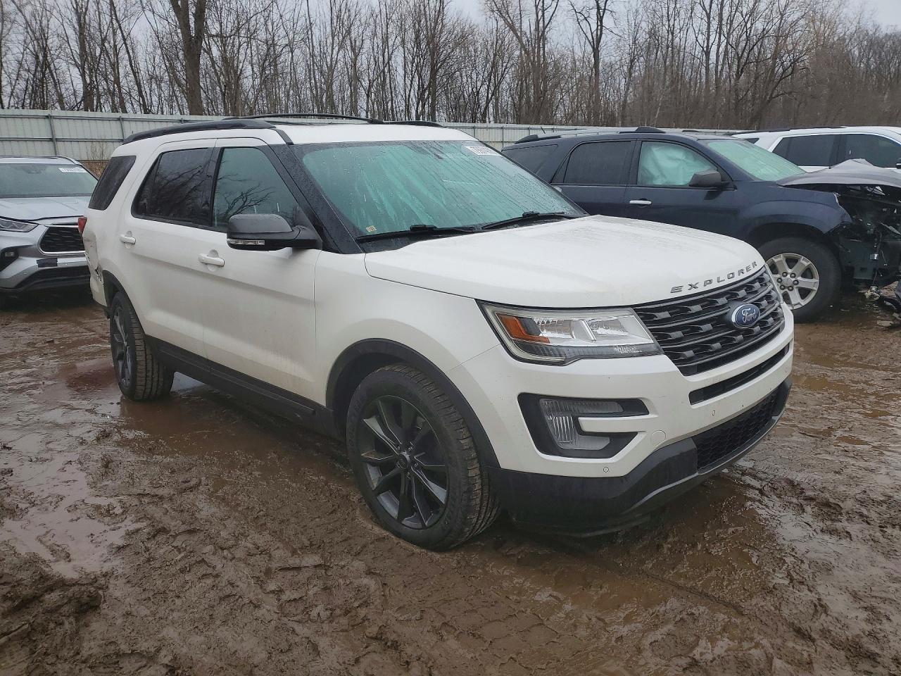 2017 FORD EXPLORER photo 4