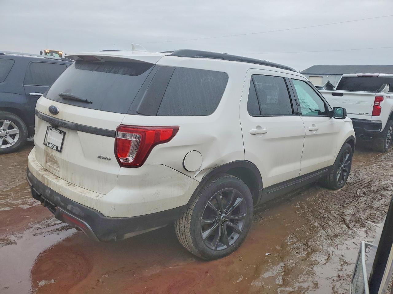 2017 FORD EXPLORER photo 3