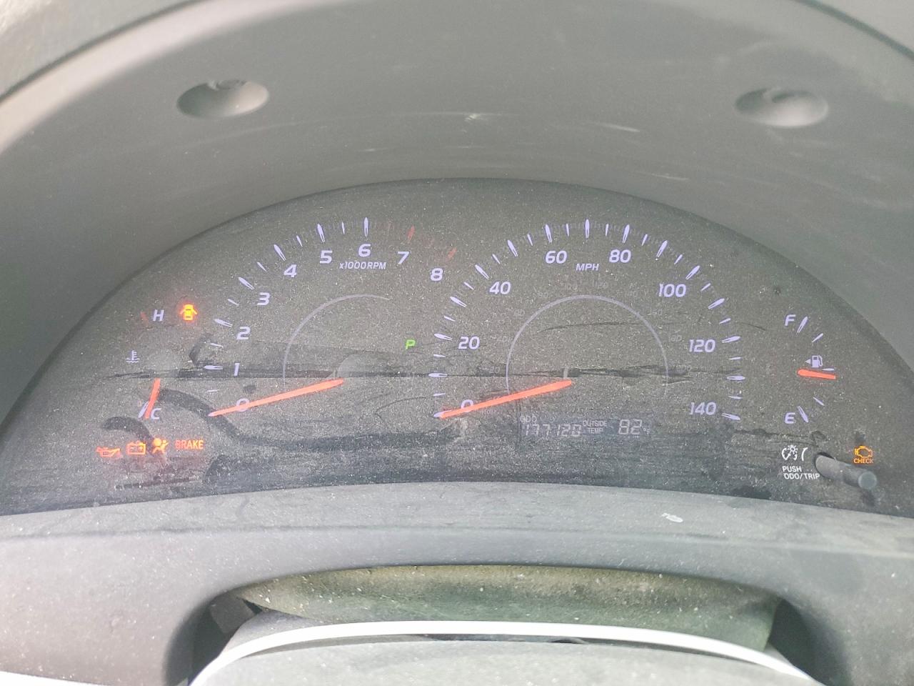 2011 TOYOTA CAMRY LE photo 9