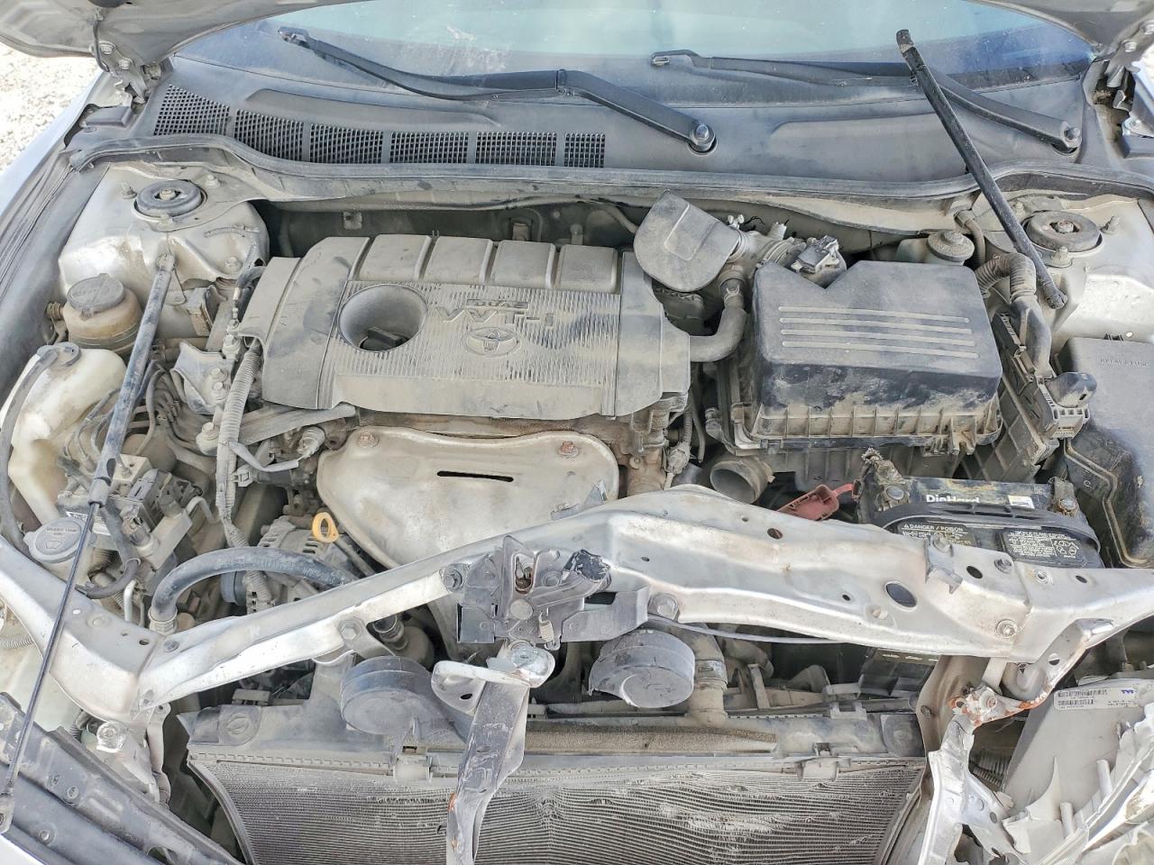 2011 TOYOTA CAMRY LE photo 11