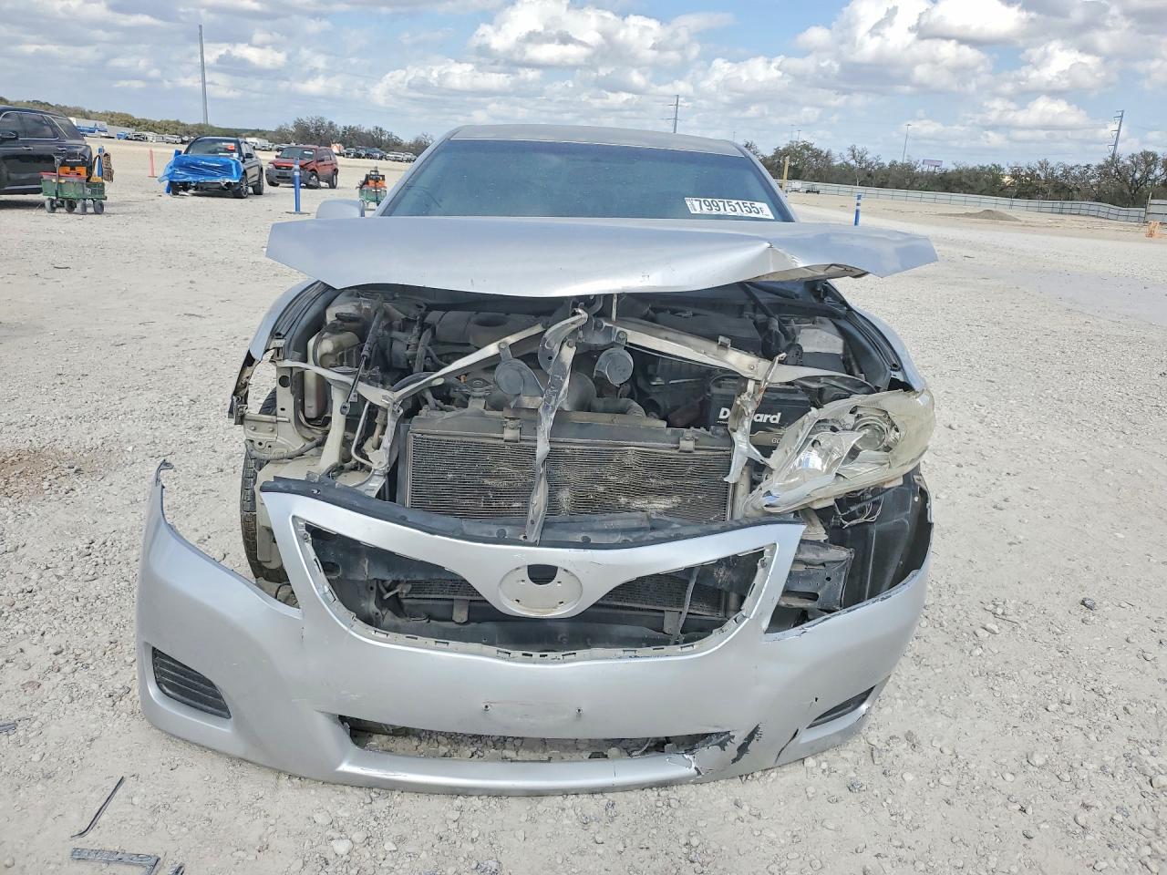 2011 TOYOTA CAMRY LE photo 5