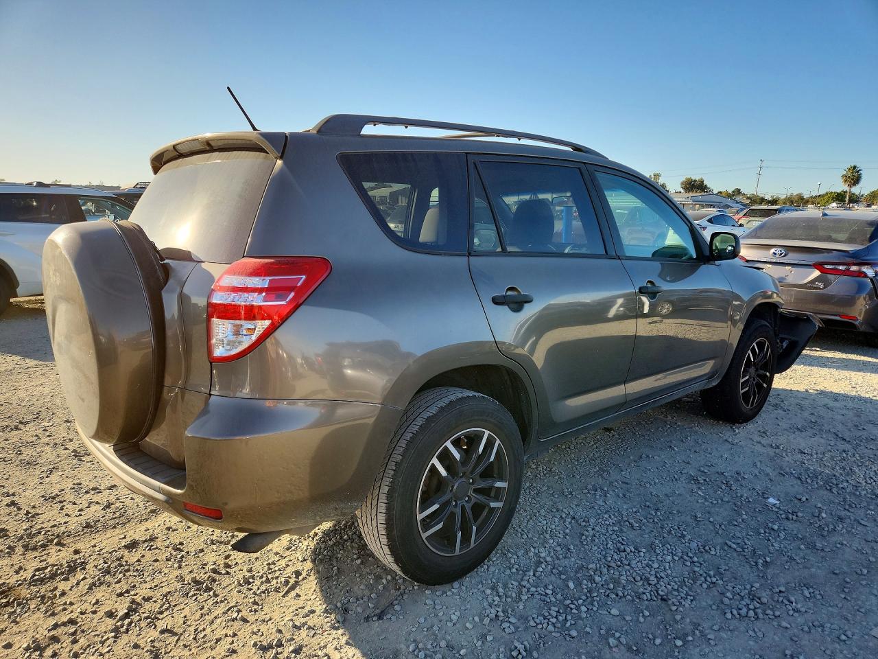 2011 TOYOTA RAV4 BASE photo 5