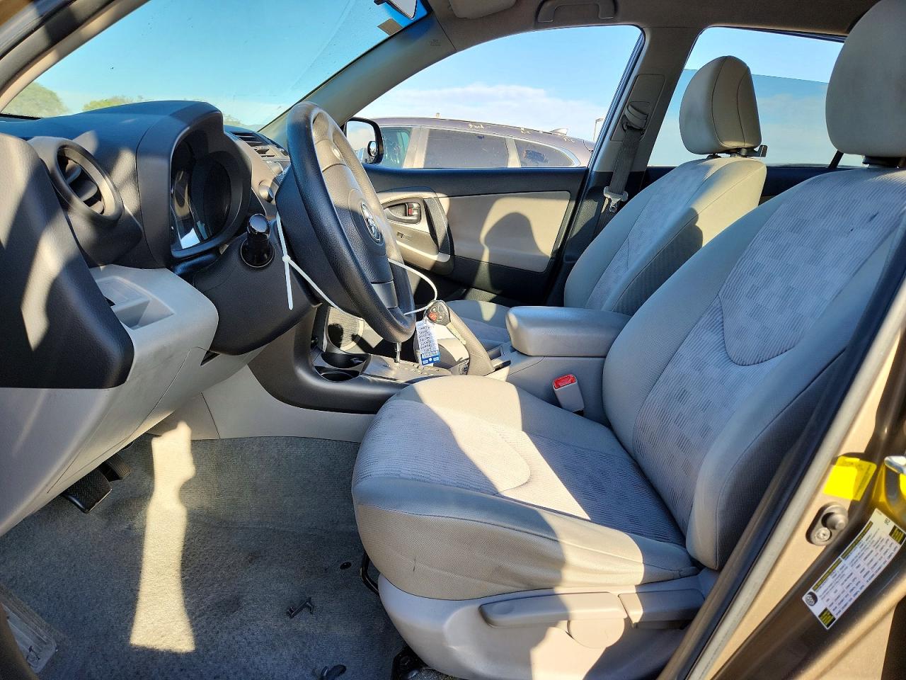 2011 TOYOTA RAV4 BASE photo 13