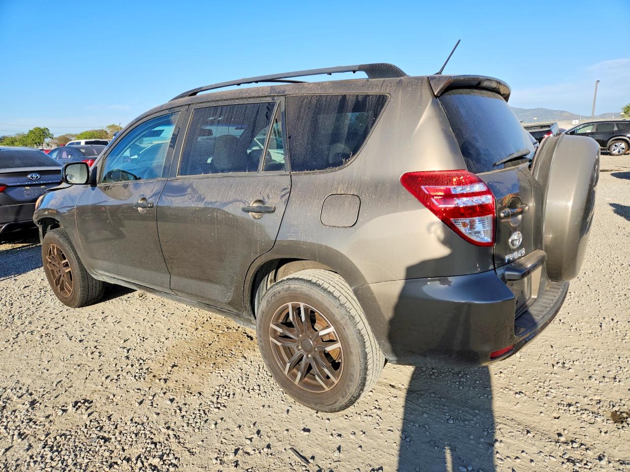 2011 TOYOTA RAV4 BASE photo 3