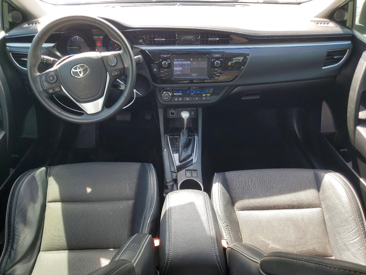 2016 TOYOTA COROLLA photo 8