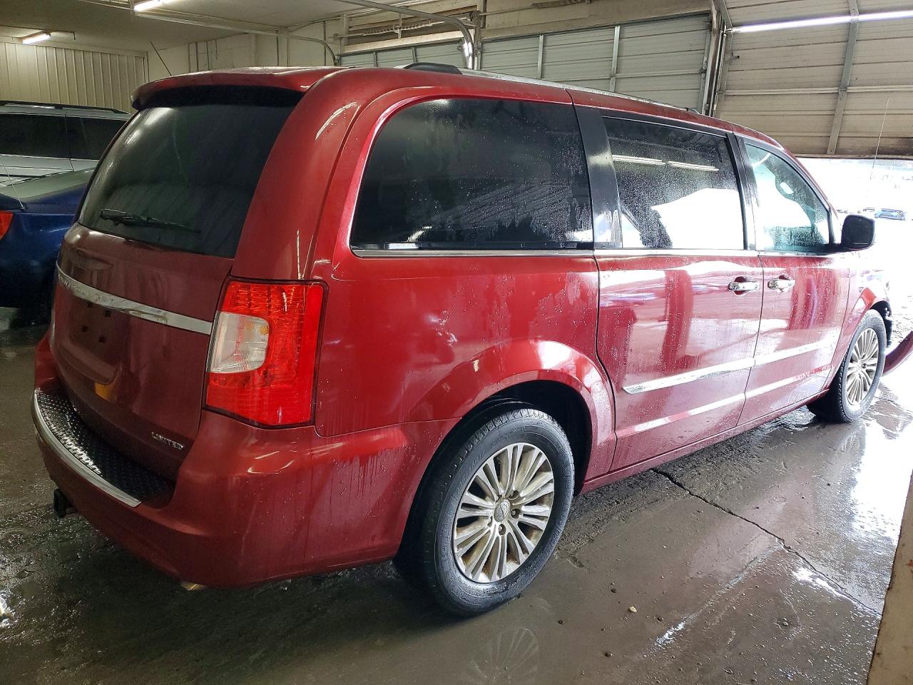 2013 CHRYSLER TOWN & COUNTRY LIMITED photo 3