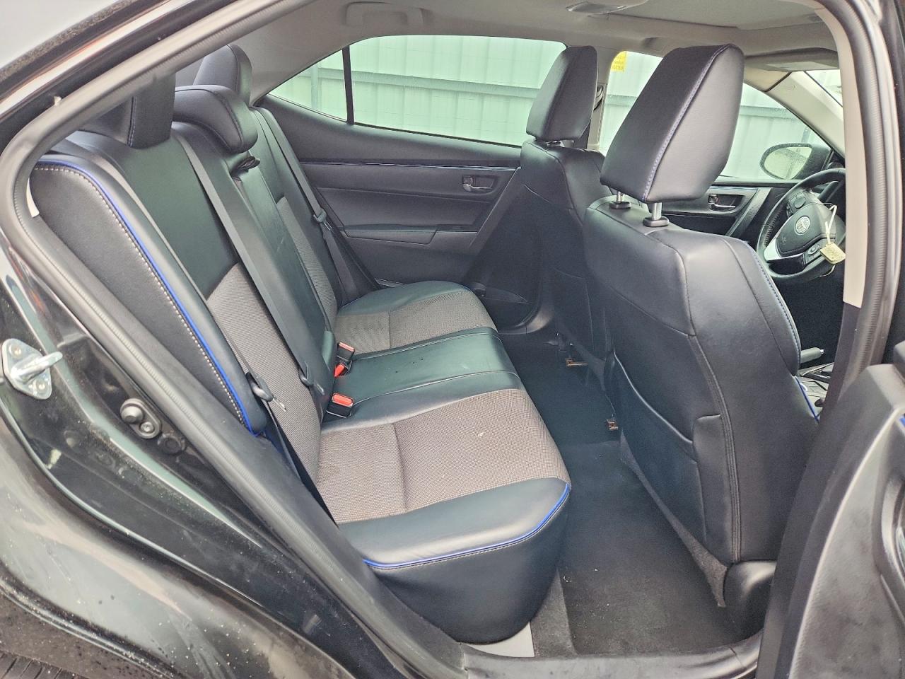 2017 TOYOTA COROLLA photo 10