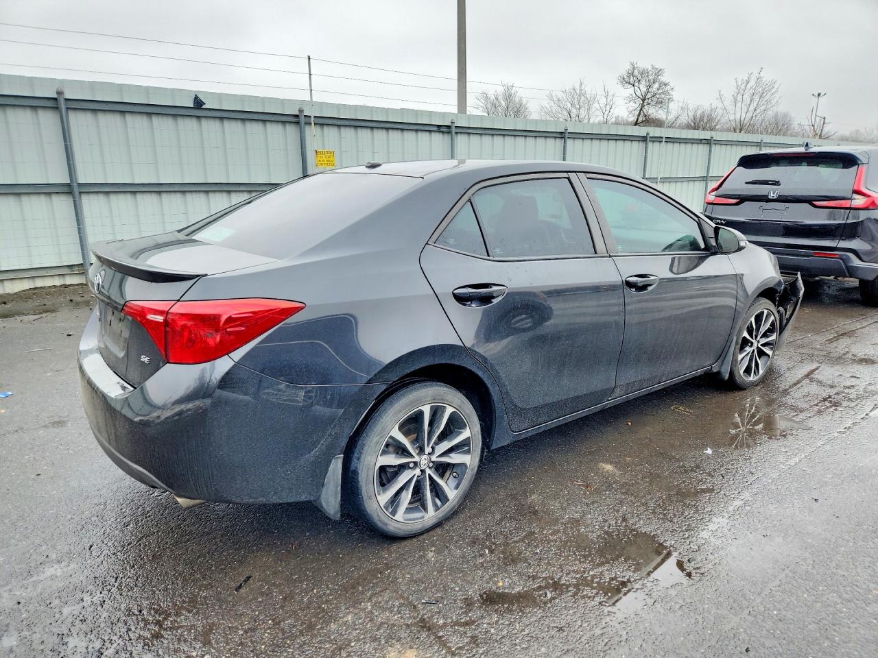 2017 TOYOTA COROLLA photo 3