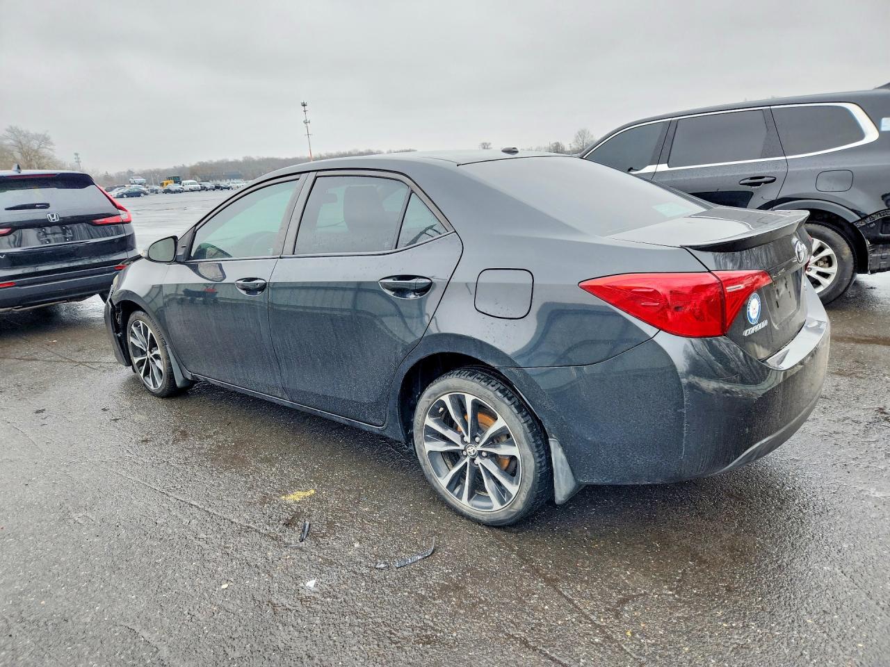 2017 TOYOTA COROLLA photo 2