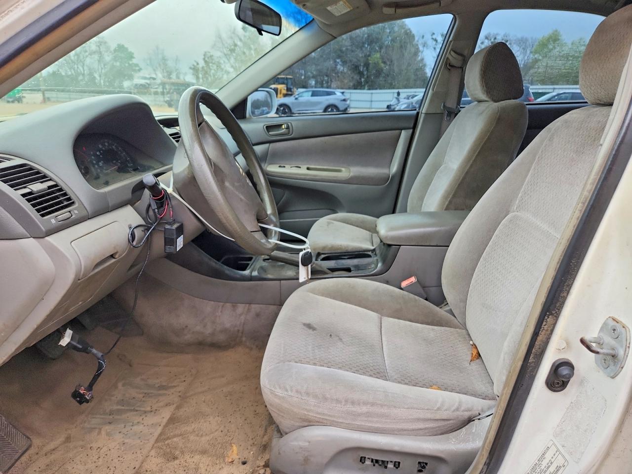 2002 TOYOTA CAMRY photo 7