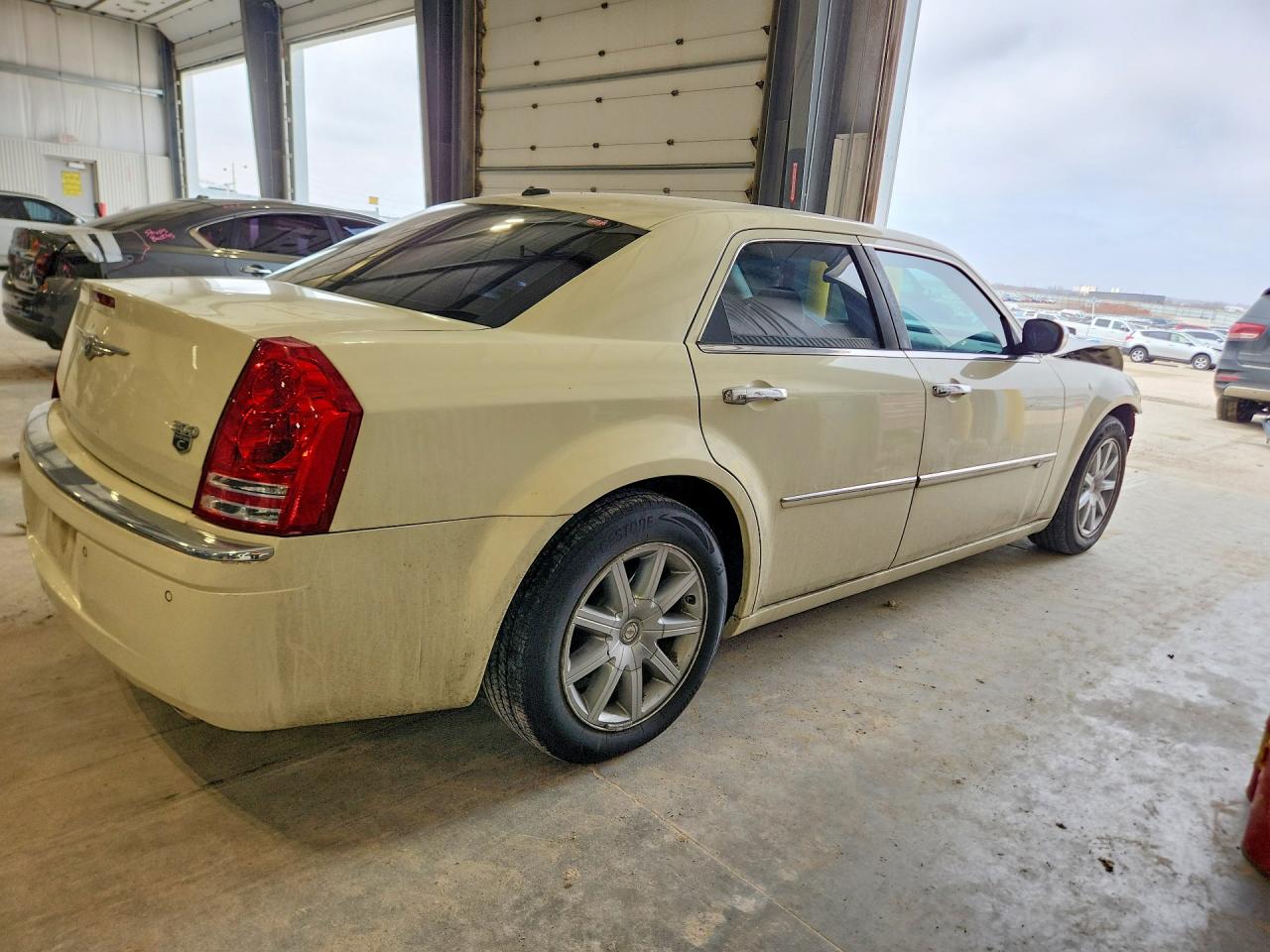 2009 CHRYSLER 300C photo 3