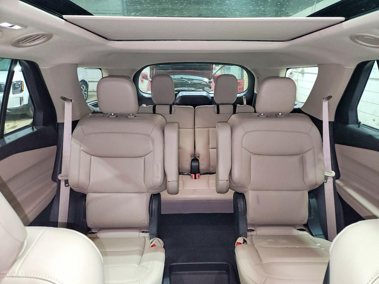2020 FORD EXPLORER XLT photo 28