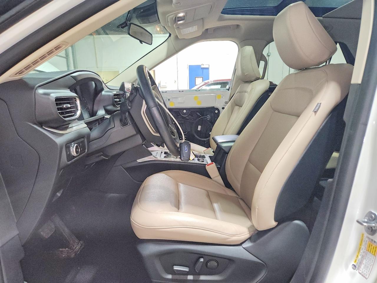 2020 FORD EXPLORER XLT photo 19