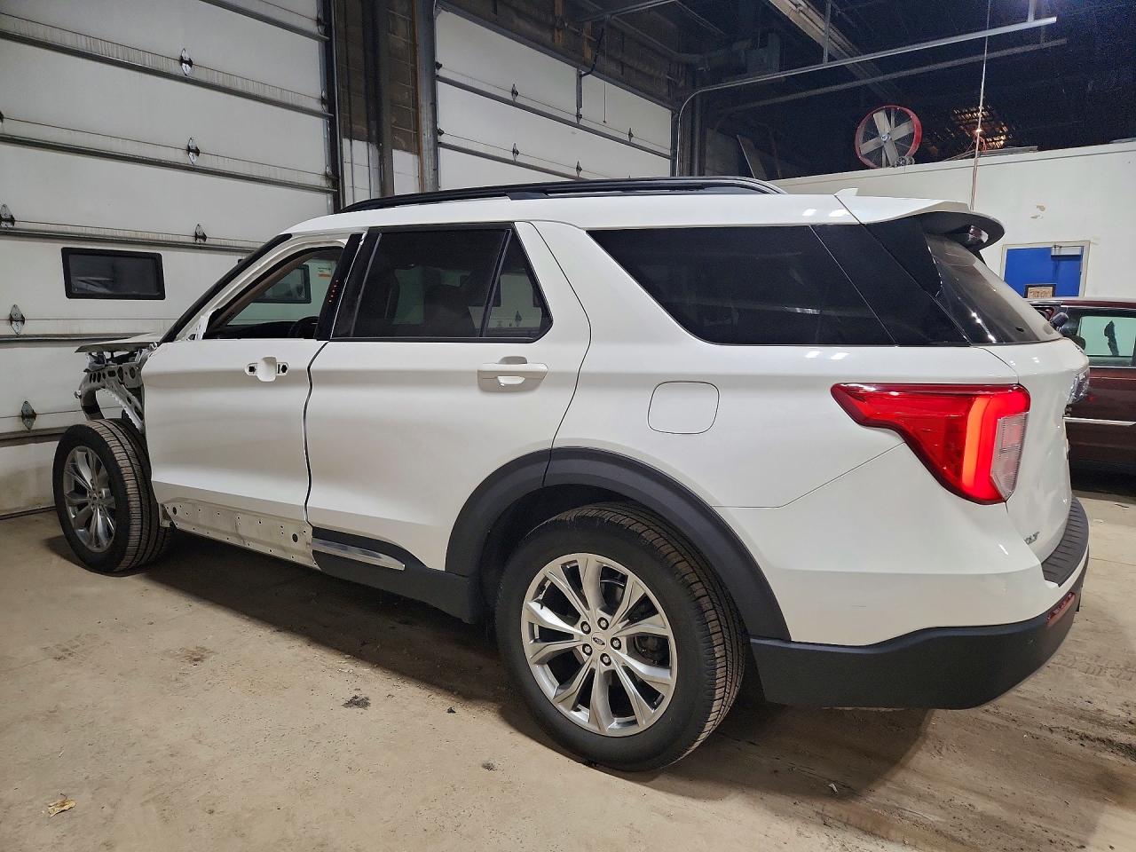 2020 FORD EXPLORER XLT photo 4